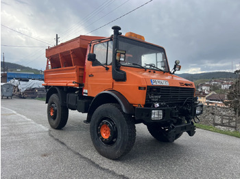 Sneeuwruimer UNIMOG U1500