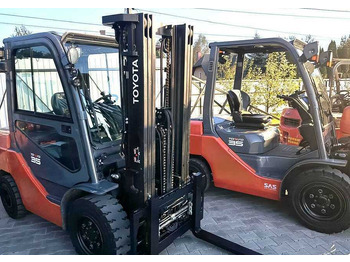 Diesel heftruck TOYOTA