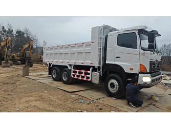 Kipper vrachtwagen HINO