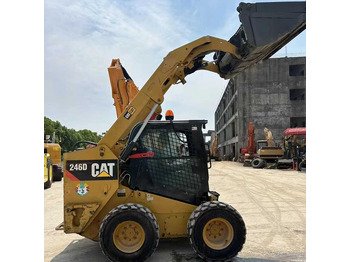 Schranklader CATERPILLAR 226B