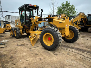 Bouwmachine CATERPILLAR