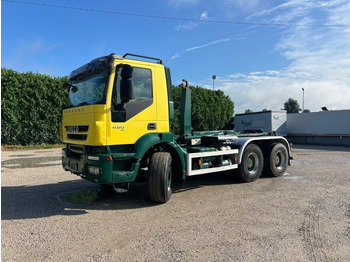 Haakarmsysteem vrachtwagen IVECO Trakker