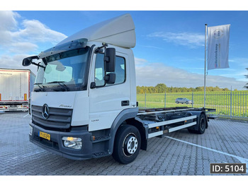 Containertransporter/ Wissellaadbak vrachtwagen MERCEDES-BENZ Atego 1318