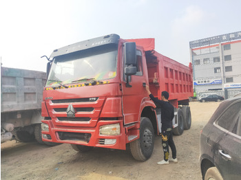 Kipper vrachtwagen SINOTRUK HOWO