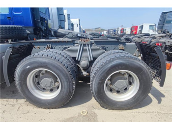 Nieuw Trekker sinotruk Used Howo 400hp 6x4 Truck Tractor for Sale In Nigeria: afbeelding 4 Nieuw Trekker sinotruk Used Howo 400hp 6x4 Truck Tractor for Sale In Nigeria: afbeelding 4