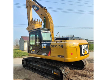 Rupsgraafmachine CATERPILLAR 323