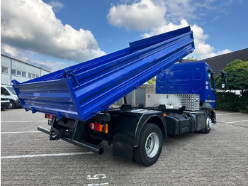Kipper vrachtwagen RENAULT D 240