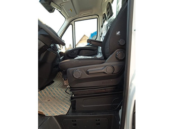 Nieuw Kipper bestelwagen Iveco Daily 35C18H Dreiseitenkipper Iveco Daily 35C18H Dreiseitenkipper: afbeelding 4 Nieuw Kipper bestelwagen Iveco Daily 35C18H Dreiseitenkipper Iveco Daily 35C18H Dreiseitenkipper: afbeelding 4