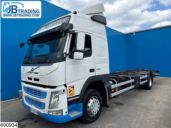 Containertransporter/ Wissellaadbak vrachtwagen VOLVO FM 330