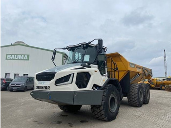 Kiepwagen met knikbesturing LIEBHERR
