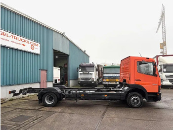 Chassis vrachtwagen Mercedes-Benz Atego 823L DAY CAB (6-CILINDER) 4x2 CHASSIS (MANUAL GEARBOX / SPER DIFFERENTIAL / 6-CILINDER ENGINE): afbeelding 4