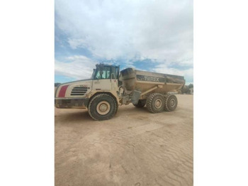 Kiepwagen met knikbesturing TEREX