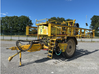 Getrokken veldspuit DUBEX