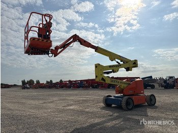 Knikarmhoogwerker JLG E450AJ