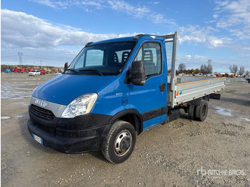 Vrachtwagen met open laadbak IVECO Daily 35c11