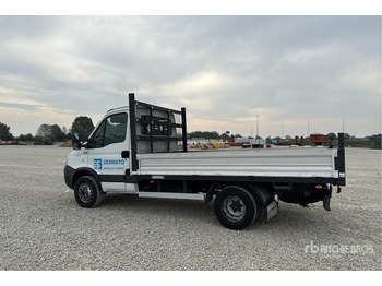 Bestelwagen met open laadbak IVECO Daily