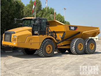Kiepwagen met knikbesturing CATERPILLAR 745