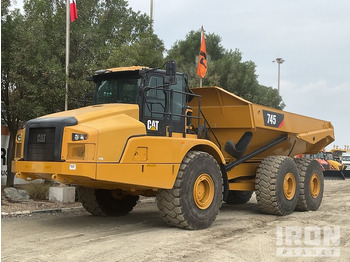 Kiepwagen met knikbesturing CATERPILLAR 745