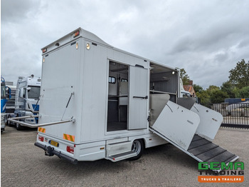 Paardenvrachtwagen MAN TGL 12.250