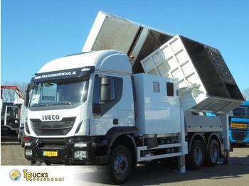 Vacuümwagen IVECO Trakker