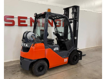 LPG heftruck Toyota 10860 - 02-8FGF25: afbeelding 3
