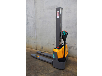 Stapelaar JUNGHEINRICH EJC