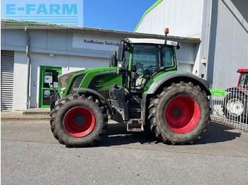 Tractor FENDT 828 Vario