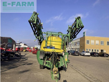 Getrokken veldspuit JOHN DEERE