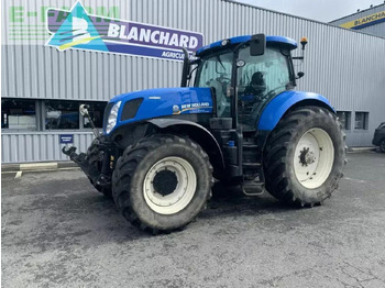 Tractor NEW HOLLAND T7.235