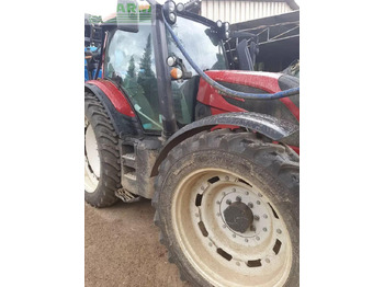 Tractor Valtra n 134 versu Versu: afbeelding 2
