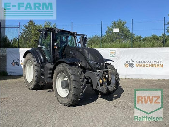 Tractor VALTRA T174