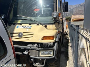 Vrachtwagen UNIMOG