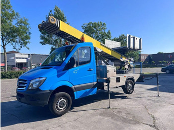 Vrachtwagen hoogwerker BÖCKER