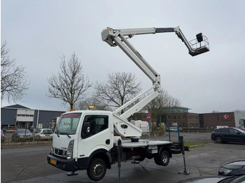 Vrachtwagen hoogwerker NISSAN