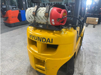 Heftruck HYUNDAI - 2012 - 25L-7A - FORKLIFT TRUCK: afbeelding 5 Heftruck HYUNDAI - 2012 - 25L-7A - FORKLIFT TRUCK: afbeelding 5