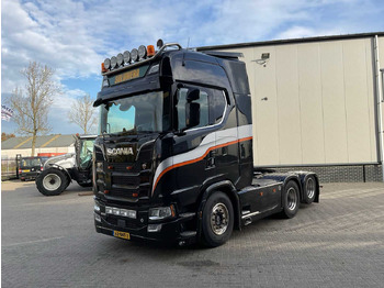 Vrachtwagen SCANIA S 580