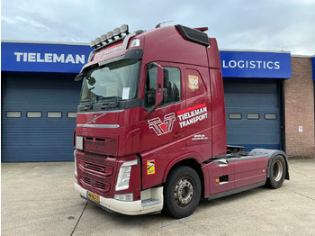 Vrachtwagen VOLVO FH