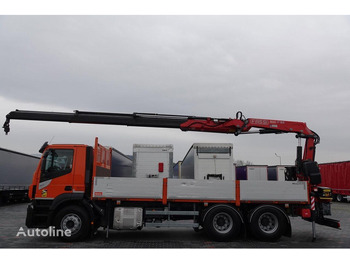 Vrachtwagen met open laadbak IVECO