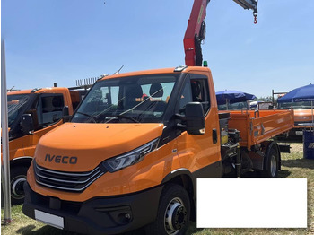 Vrachtwagen met open laadbak IVECO Daily 70c18