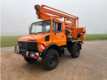 Vrachtwagen UNIMOG