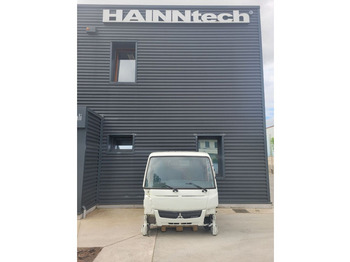 Cabine en interieur MITSUBISHI