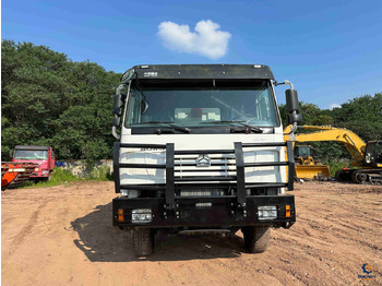 Kipper vrachtwagen SINOTRUK HOWO