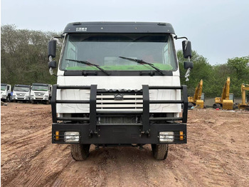 Kipper vrachtwagen SINOTRUK HOWO