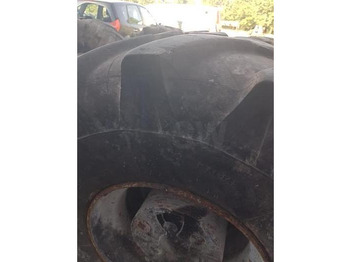 Banden en velgen Michelin 18R19.5XF: afbeelding 2 Banden en velgen Michelin 18R19.5XF: afbeelding 2