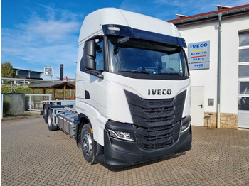 Containertransporter/ Wissellaadbak vrachtwagen IVECO S-WAY