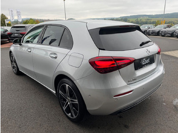Sedan Mercedes-Benz A 200 Progressive Ambiente+R-Kamera+: afbeelding 3