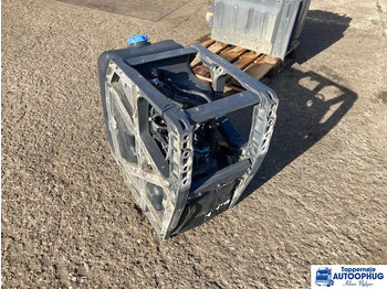 AdBlue Tank voor Vrachtwagen Volvo Adblue tank 21645367 – 23251720: afbeelding 3 AdBlue Tank voor Vrachtwagen Volvo Adblue tank 21645367 – 23251720: afbeelding 3