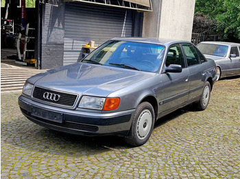 Sedan AUDI