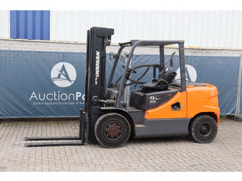 Diesel heftruck DOOSAN