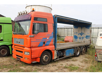 Vrachtwagen met open laadbak MAN TGA 26.430